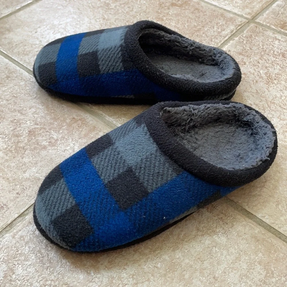 Cuddl Duds Boys Buffalo Check Fleece Slippers